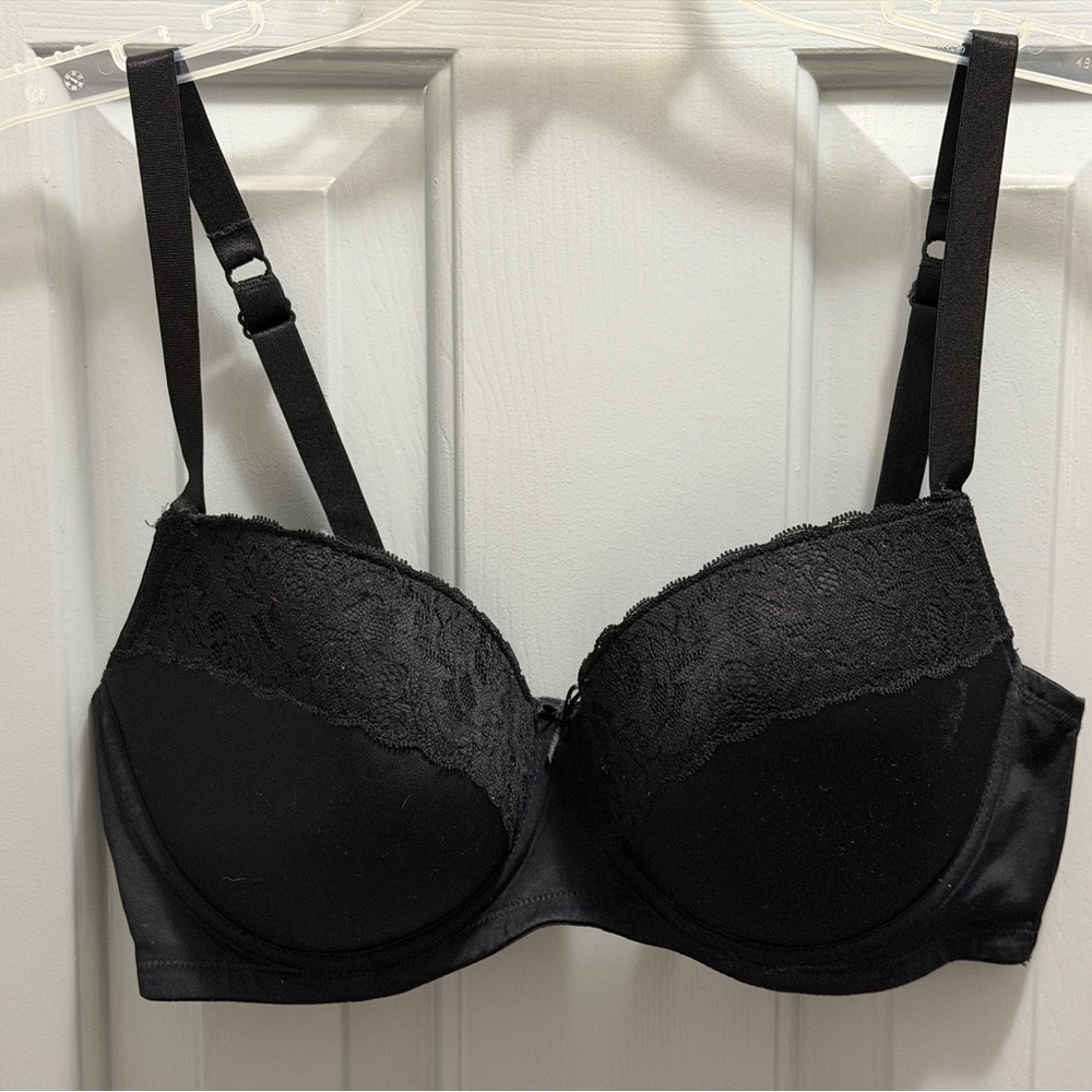 Jones New York Uplifting Black Lace Trimmed Underwire Bra Size 38C